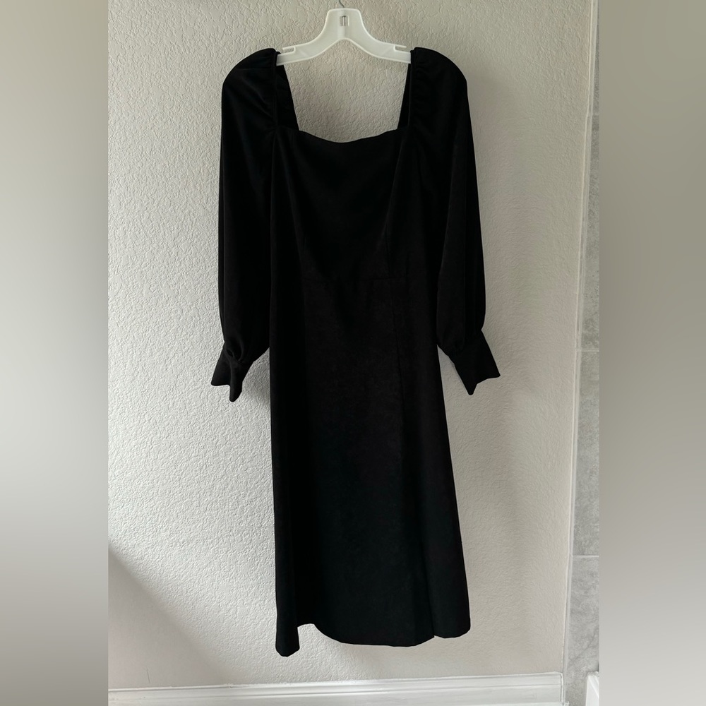 Lichi Midi Black Elegant Formal Dress With a Slit Size Small
